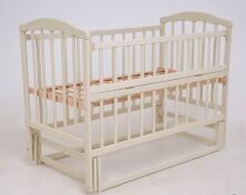 Дитяче ліжечко дерев'яна маятник з відкидним бортом "Чайка" вільха - колір Ваніль