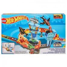 Автотрек траса гоночний ТРЕК GFH90 Hot Wheels City "Гонки в аеропорту". Хот Вілс