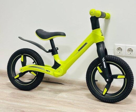 Дитячий двоколісний біговел-велобіг Maraton M15 надувні колеса 12 дюймів жовтий