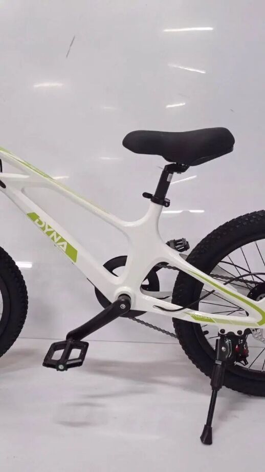 Гірський спортивний Магнезієвий велосипед Dyna M-1 колеса 20 дюймів / 7 швидкостей / Shimano / біло-зелений