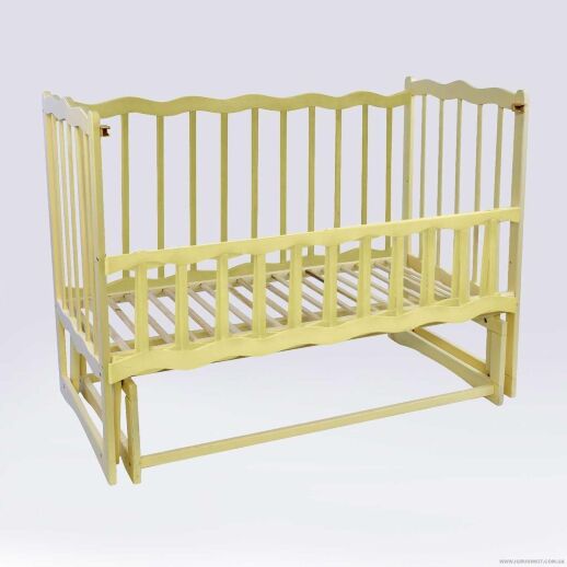 Кроватка деревянная маятник - откидной бортик "Волна" ольха - цвет слонова кость