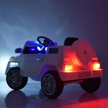 Дитячий електромобіль джип BAMBI Mercedes Benz M 2788EBLR-1 білий ***