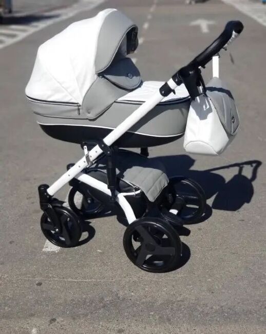 Універсальна дитяча коляска-трансформер Bellini з модульною системою 2в1 біла із сірим