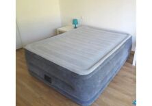 Надувний велюровий матрац ліжко INTEX 64414 з вбудованим насосом