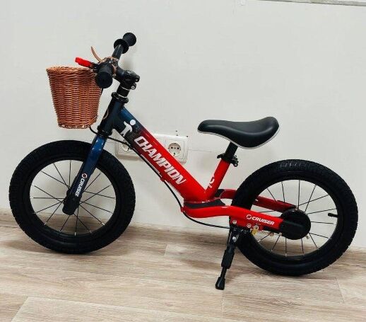 Дитячий біговел-велобіг Maraton Champion надувні колеса 14 дюймів з переднім кошиком червоний