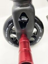 Дитячий двоколісний трюковий самокат М6 з пегами / колір червоний