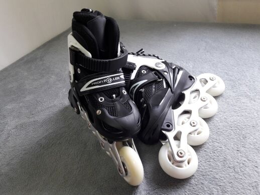 Ролики Дитячі Чорні — Білі розсувні Profi A 10078-S розмір (31-34)