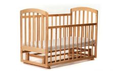 Дитяче ліжечко дерев'яна маятник з відкидним бортом "LAMA" натуральна лак (KB-00.LA-00)